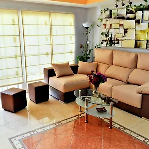 Bonito Céntrico Y Cerca De La Playa. Apartamento